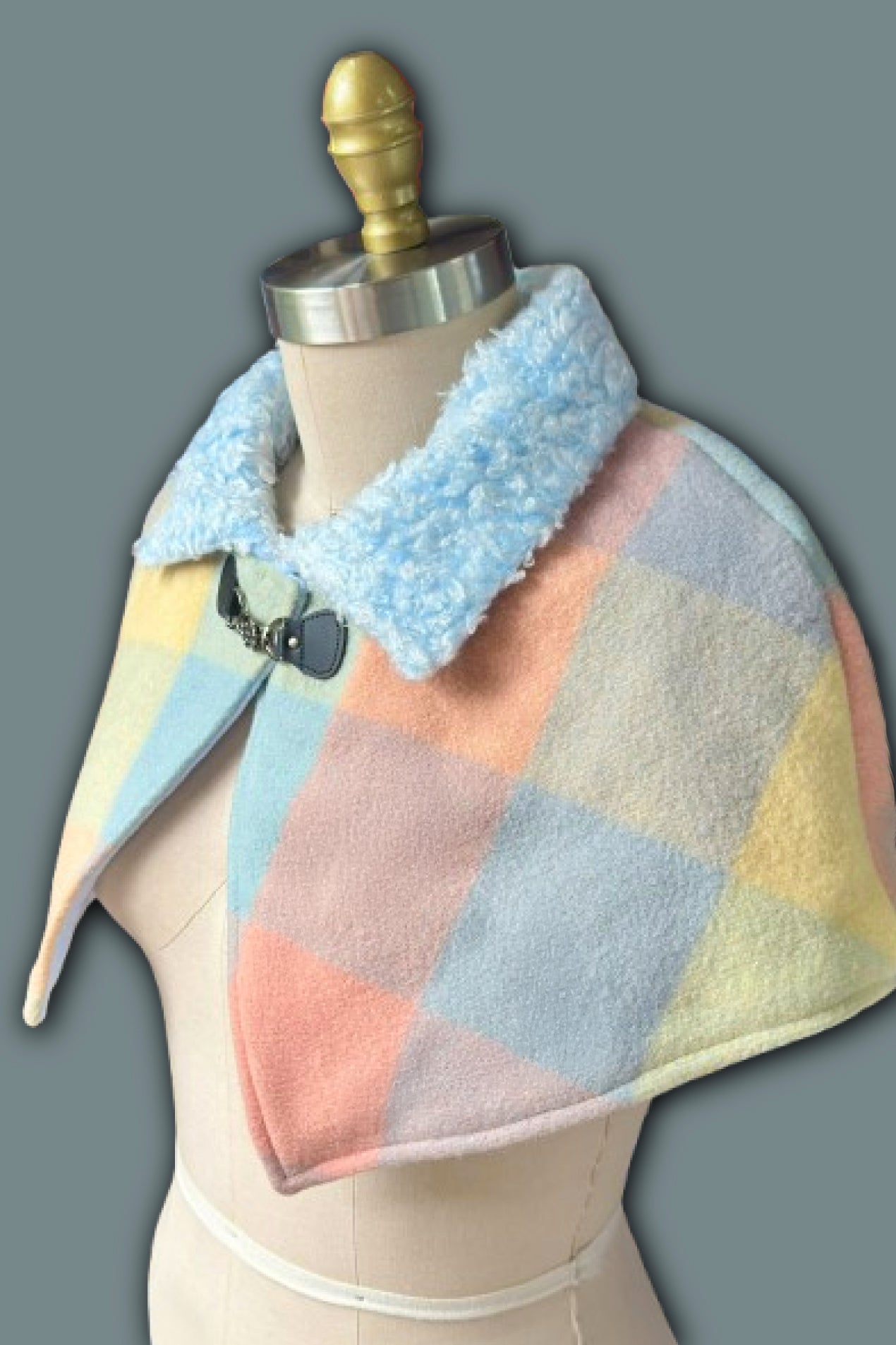 Collared Capelet #03