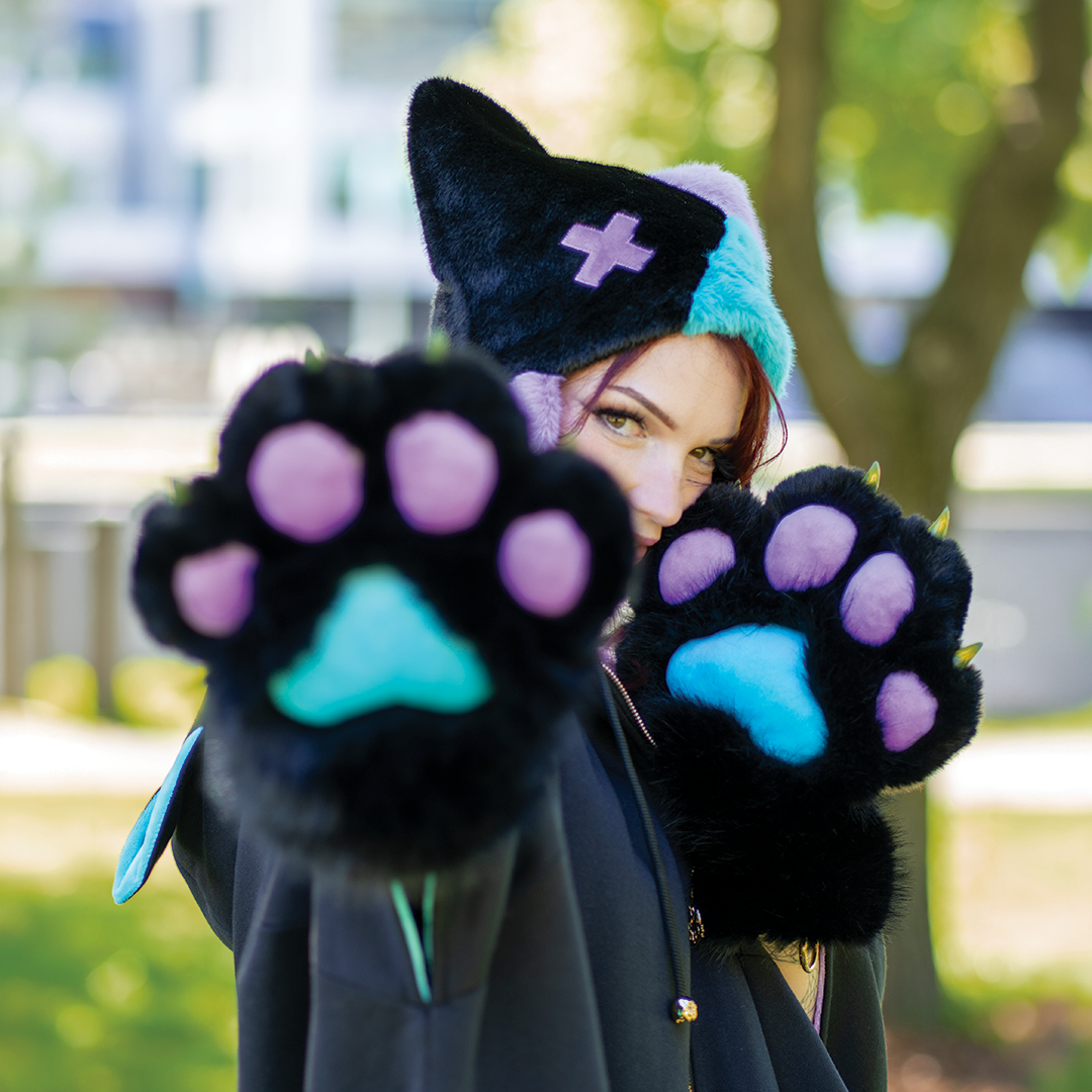 Furry Hat & Paws // Frayed Ally