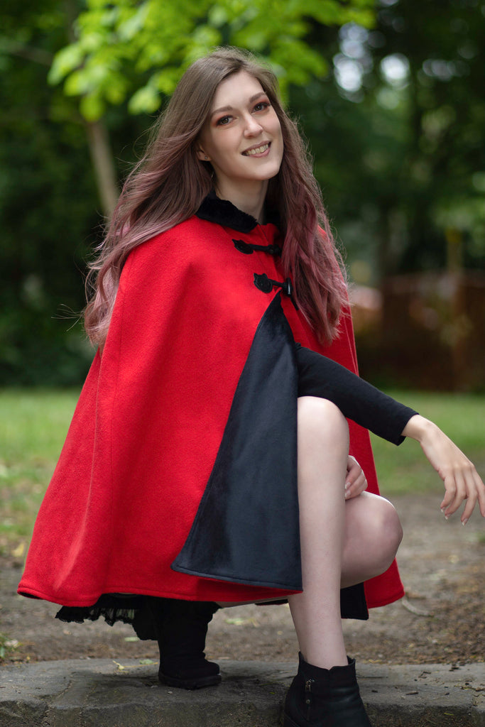 Long Fox Cape (RD&BLCK)
