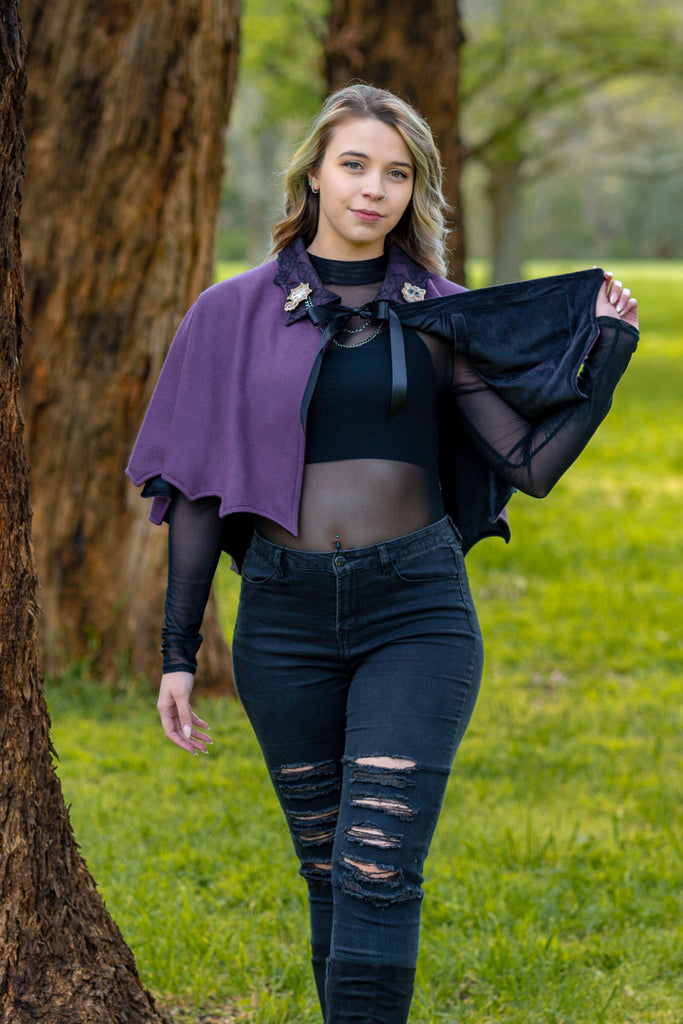 Collared Bat Capelet