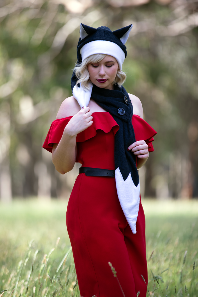 Foxmas Hat & Scarf (BLCK) - Button Fox