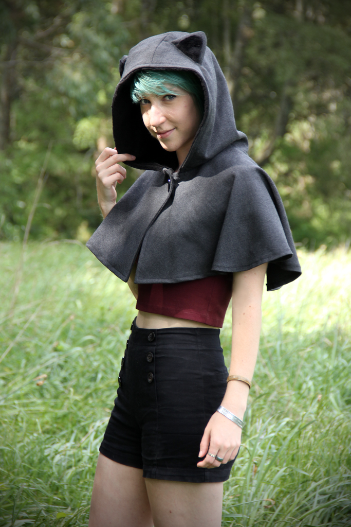 Cat Capelet (GRY&BLCK) - Button Fox