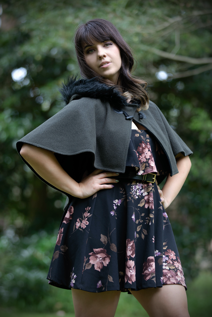 Fox Capelet (GRN&BLCK) - Button Fox