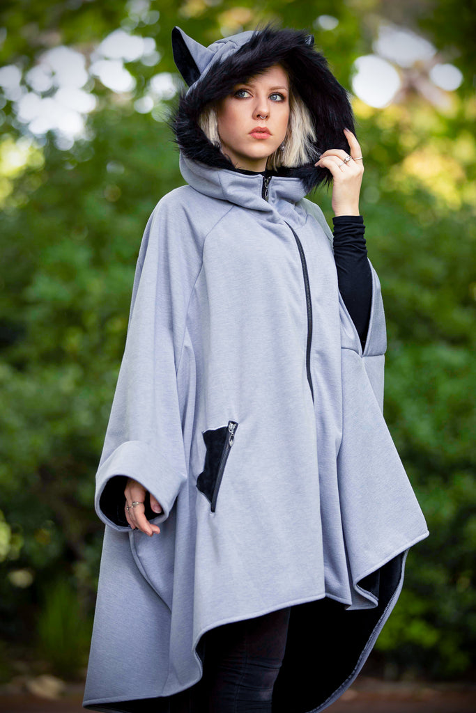 Glider Cape (LTGRY&BLCK) - Button Fox