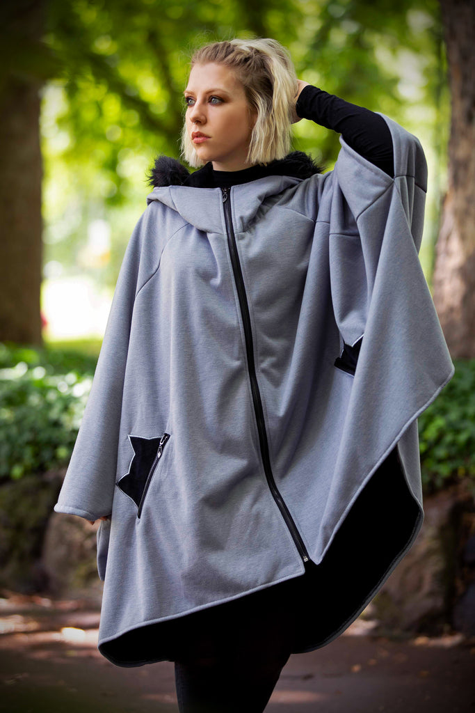 Glider Cape (LTGRY&BLCK) - Button Fox