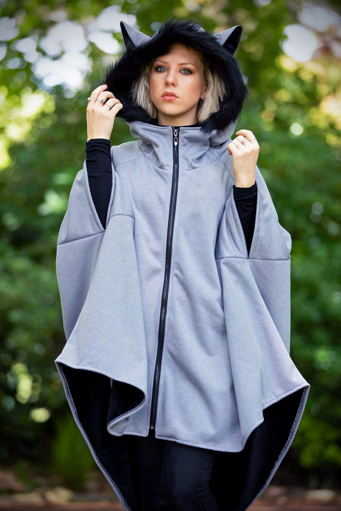 Glider Cape (LTGRY&BLCK) - Button Fox