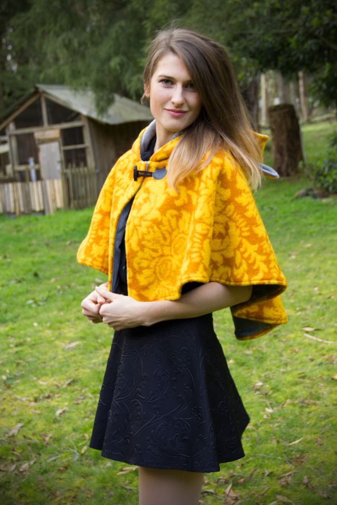 Vintage Fox Capelet (YLLW&LTGRY) - Button Fox