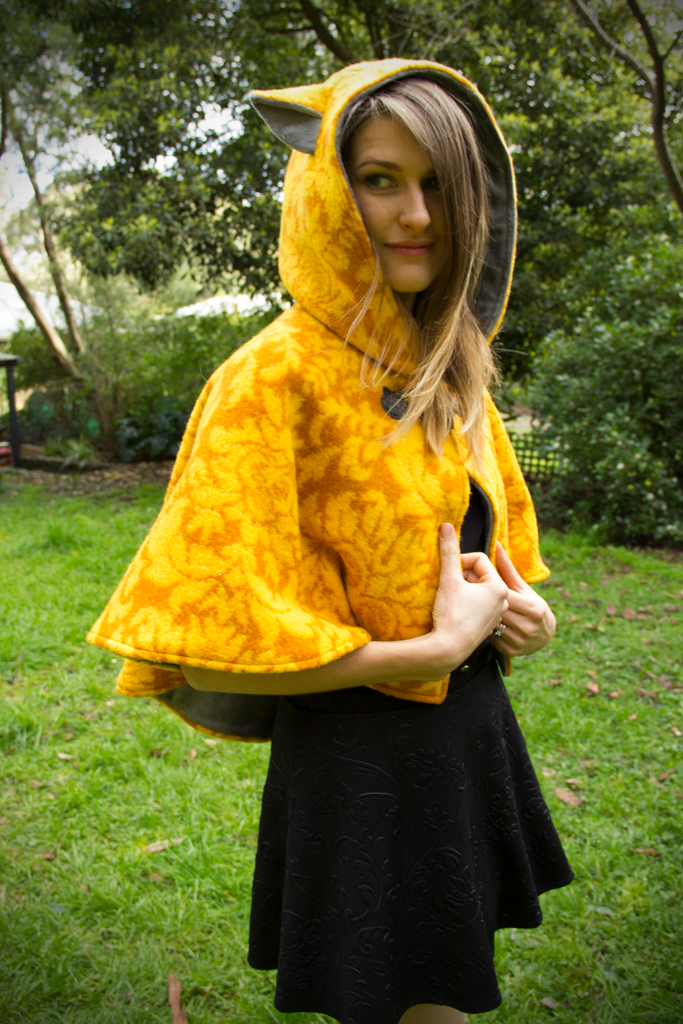 Vintage Fox Capelet (YLLW&LTGRY) - Button Fox