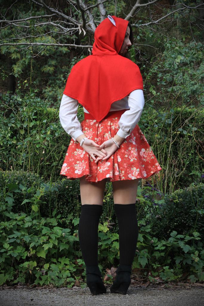 Fox Capelet (RD&WHT) - Button Fox
