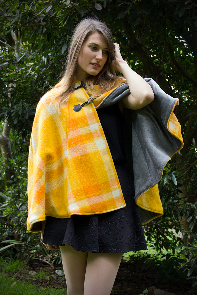 Vintage Fox Cape (YLLW&GRY) - Button Fox
