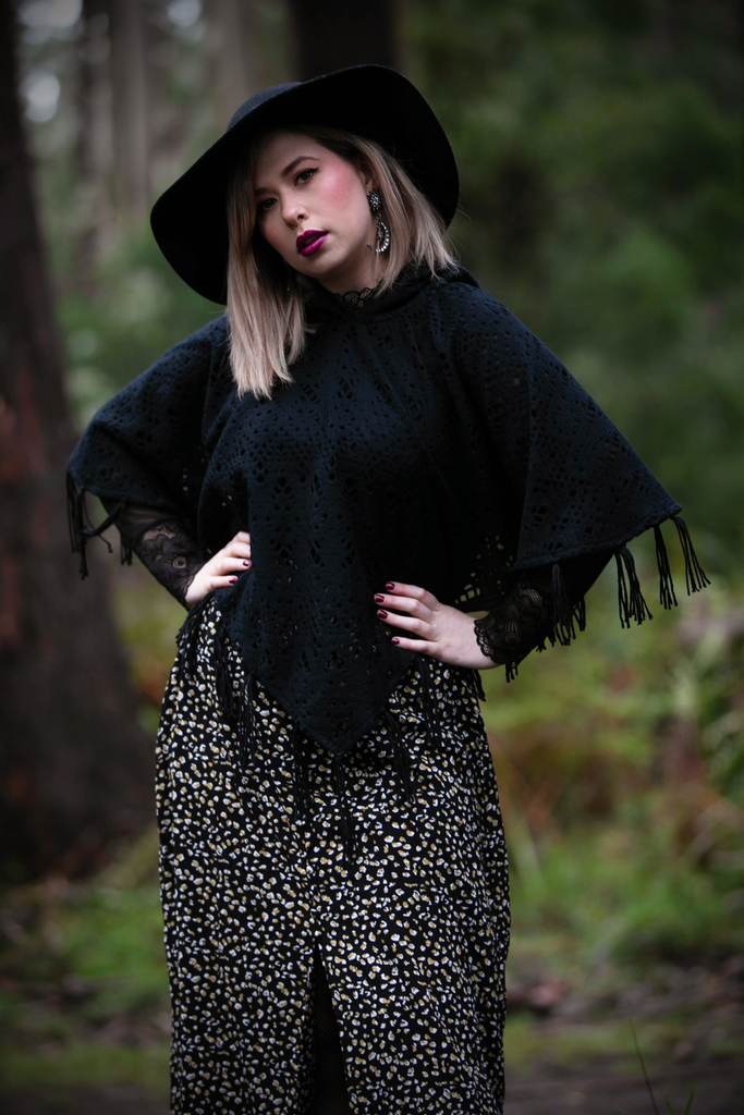 Witchy Poncho (BLCK&BRGNDY) - Button Fox